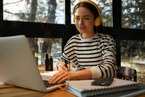 Young Girl Preparing for Funeral Service Licensure with AAMI Online Program